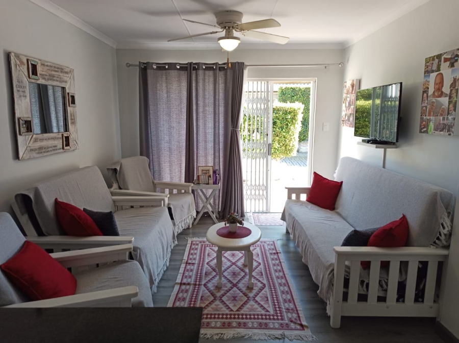 2 Bedroom Property for Sale in Hartenbos Central Western Cape